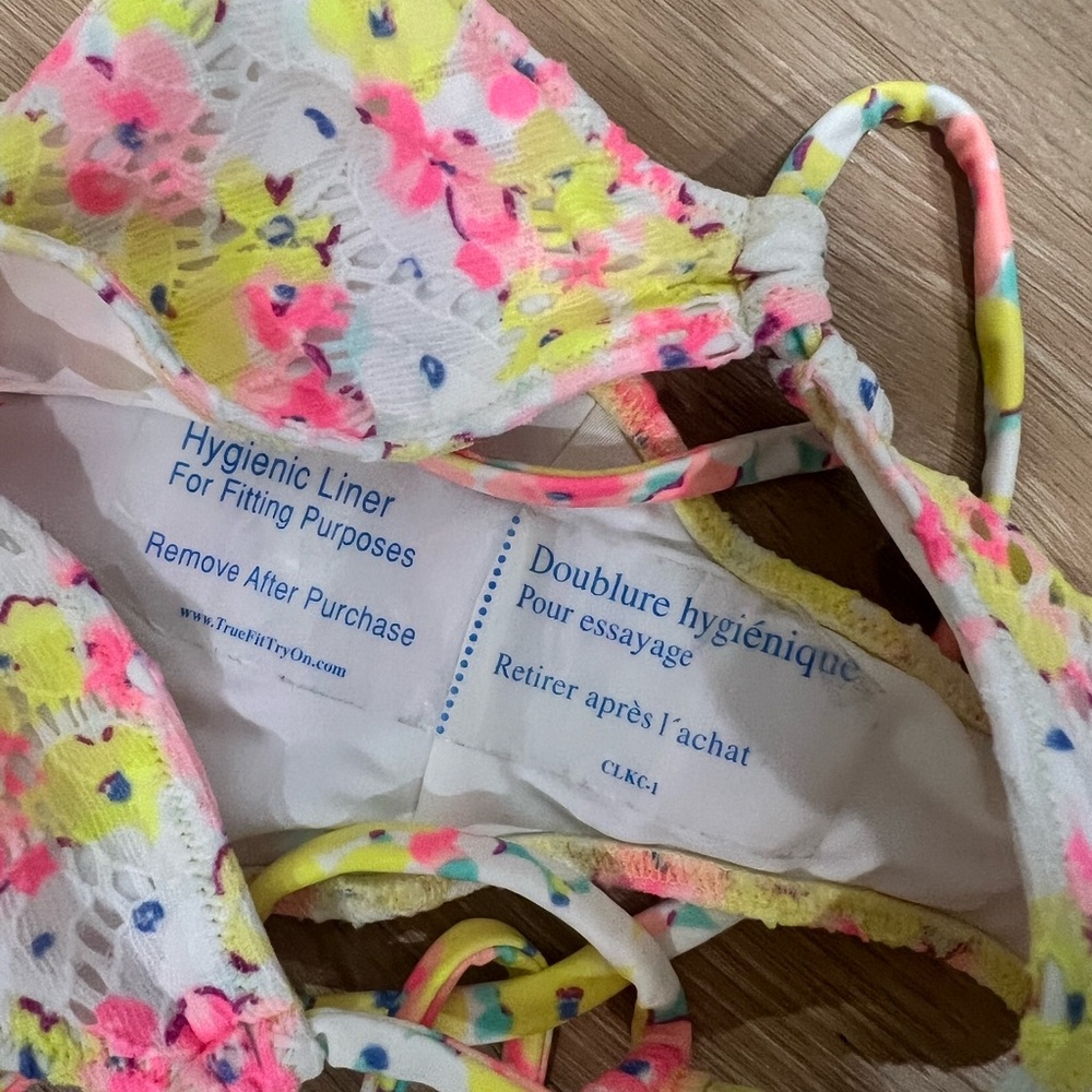 NWOT Victoria's Secret Bombshell Bikini (32A, XS) - Picture 3 of 5